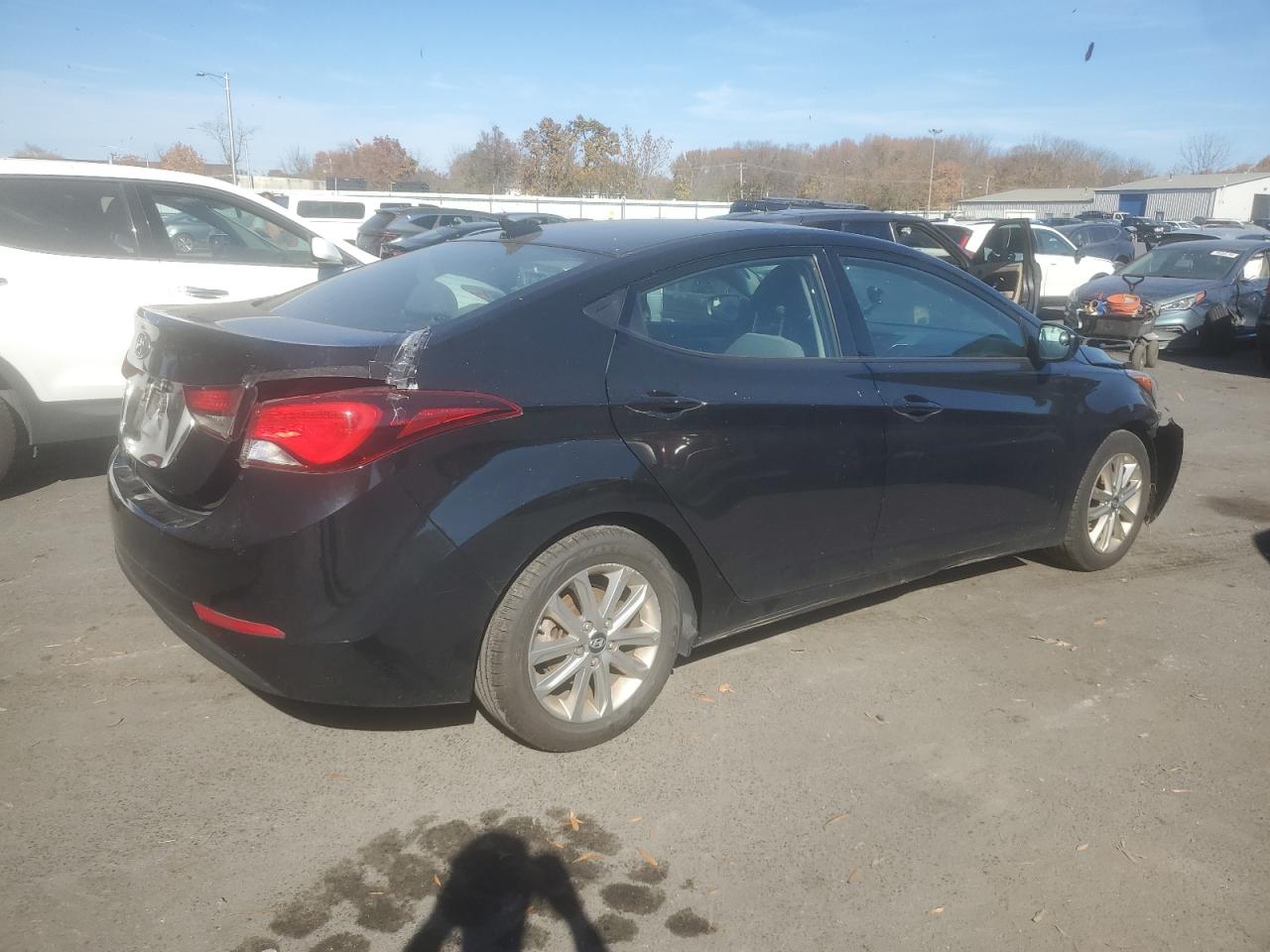 2016 Hyundai Elantra - Image 3