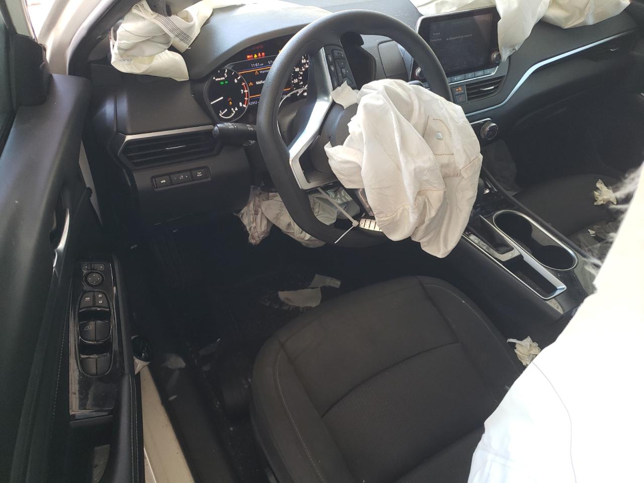 2021 Nissan Altima - Image 8
