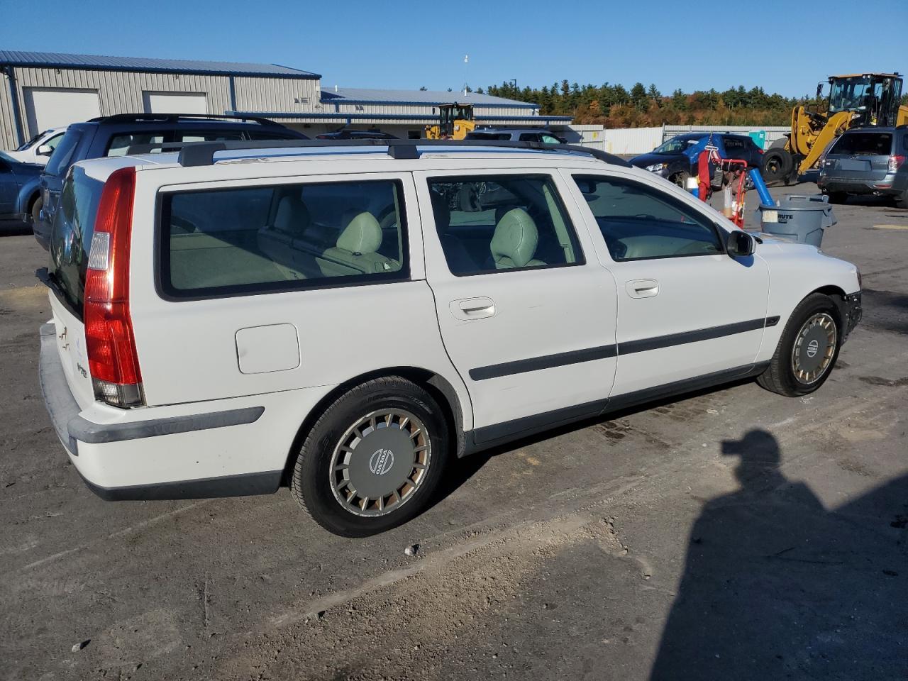 2004 Volvo V70 - Image 3