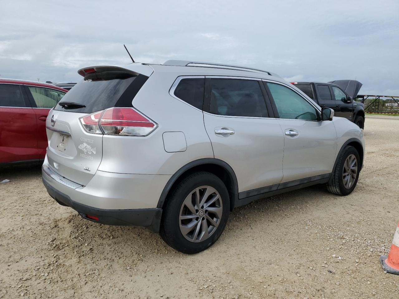 2016 Nissan Rogue - Image 3