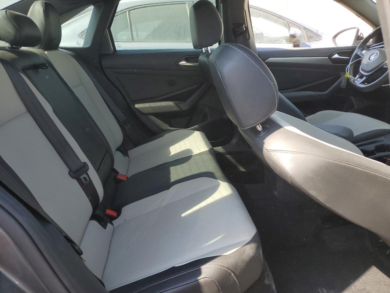 2019 Volkswagen Jetta - Image 10