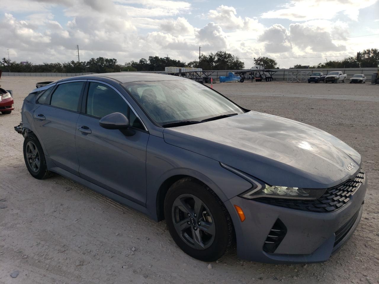 2022 Kia K5 - Image 4