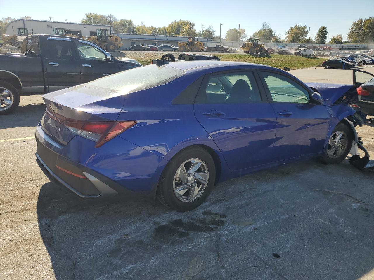 2024 Hyundai Elantra - Image 3