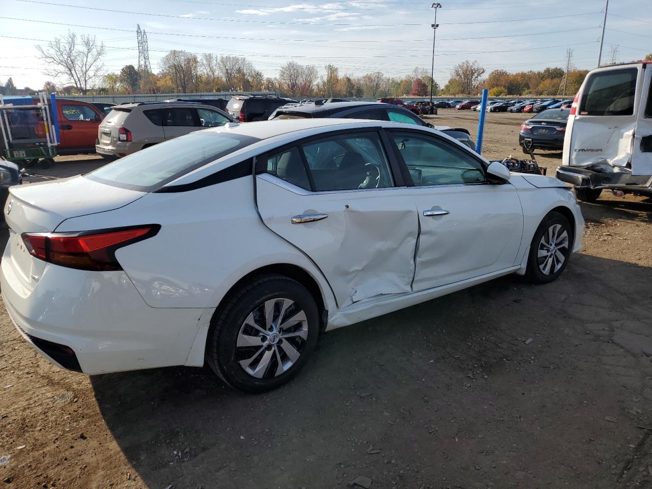 2019 Nissan Altima - Image 3