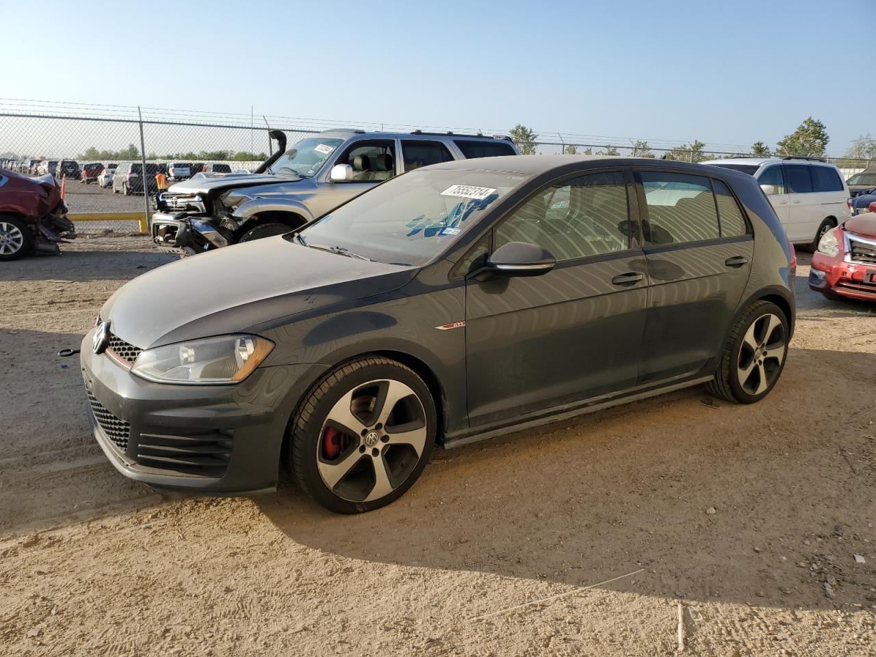 3VW5T7AUXHM042818 2017 VOLKSWAGEN GTI - Image 1