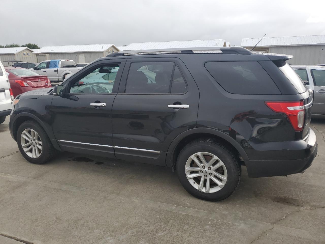 1FM5K8D84FGB56634 2015 FORD EXPLORER - Image 2