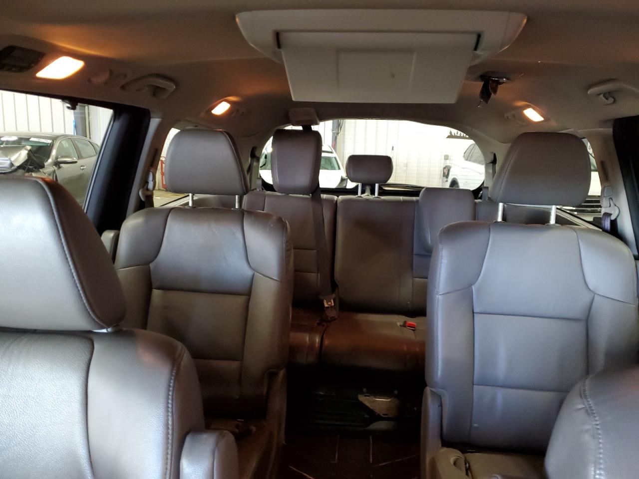 2014 Honda Odyssey - Image 10