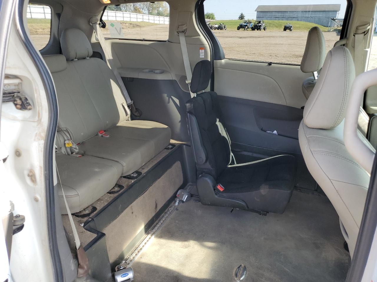 2020 Toyota Sienna - Image 11