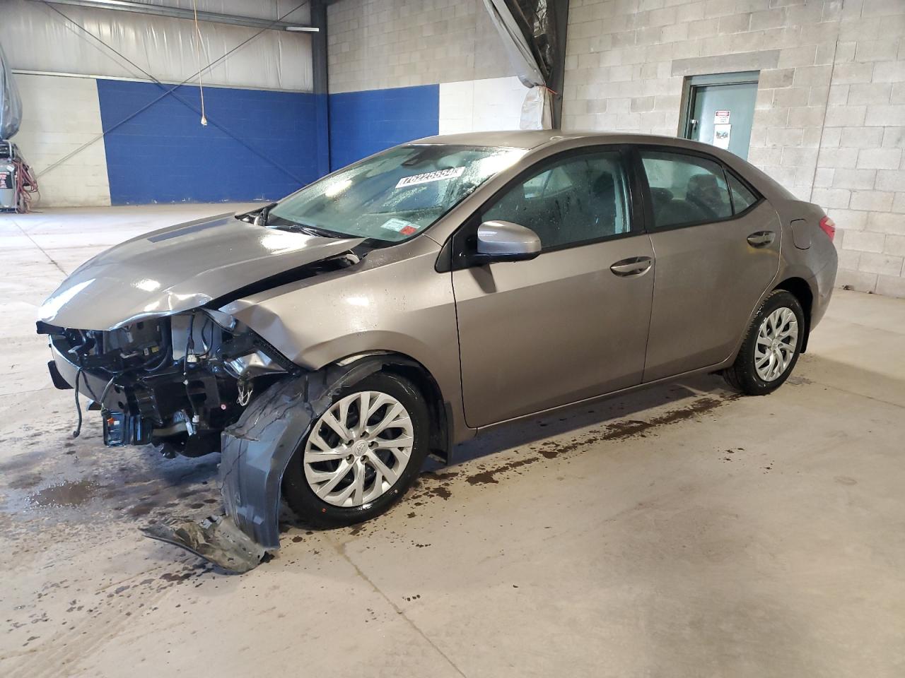 VIN 2T1BURHE2JC059916 2018 TOYOTA COROLLA no.1