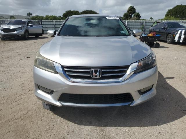 Sedans HONDA ACCORD 2014 Srebrny