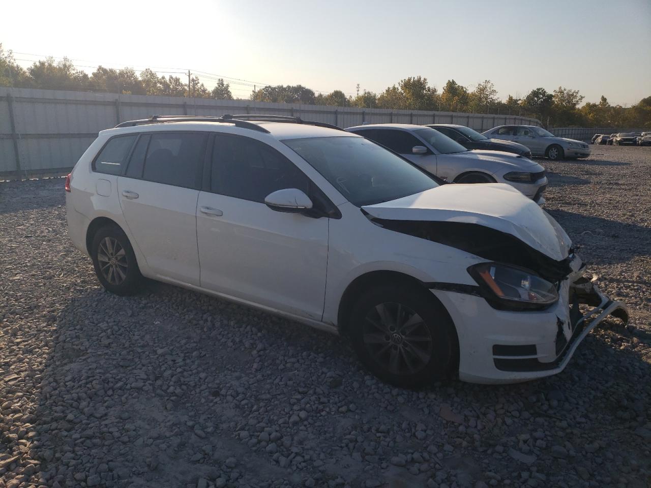 2016 Volkswagen Golf - Image 4