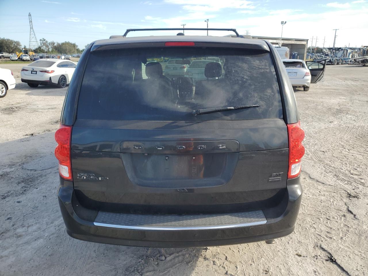 2C4RDGCG2HR805853 2017 Dodge Grand Caravan Sxt