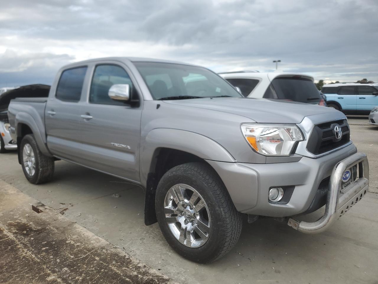 2015 Toyota Tacoma - Image 4