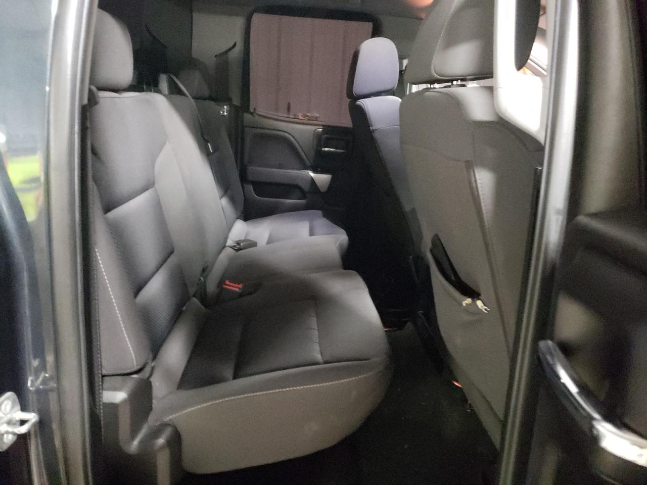 2018 Chevrolet Silverado - Image 10