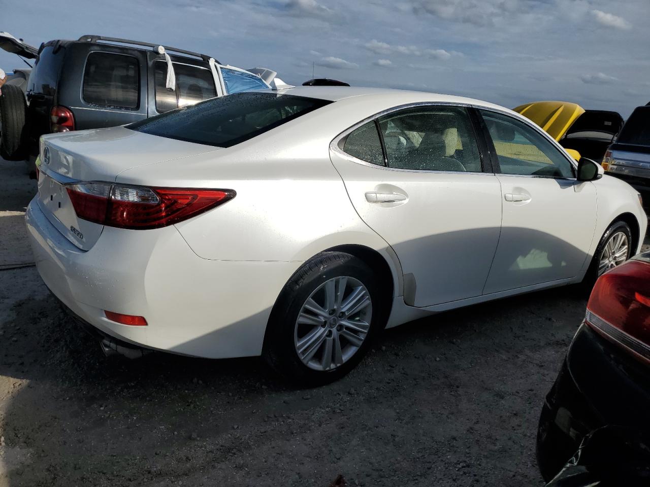 2014 Lexus ES - Image 3