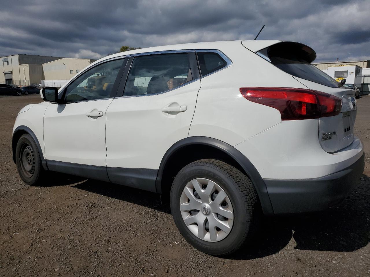 2019 Nissan Rogue - Image 2