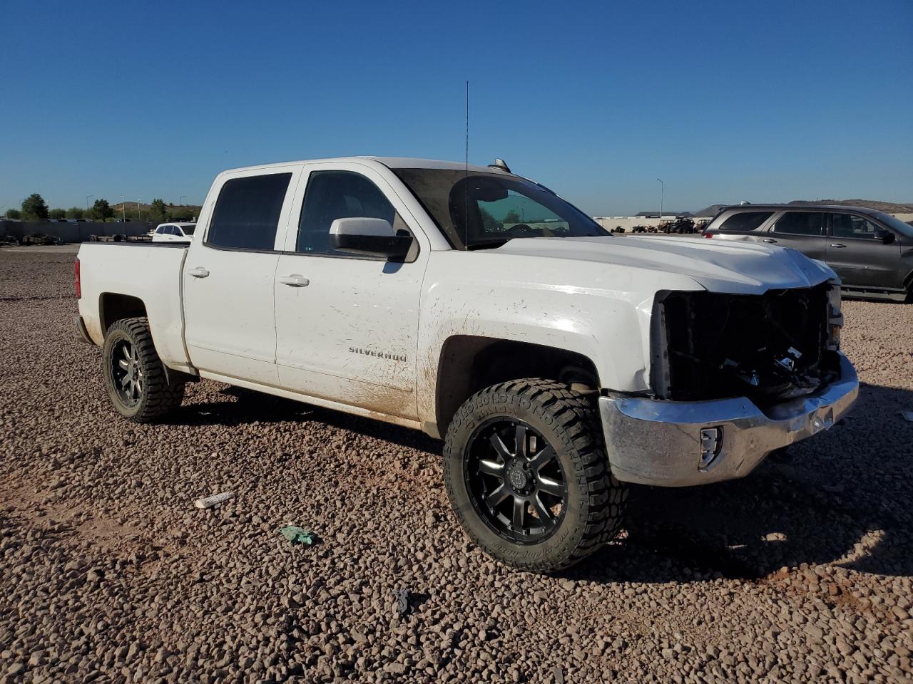 2016 Chevrolet Silverado - Image 4