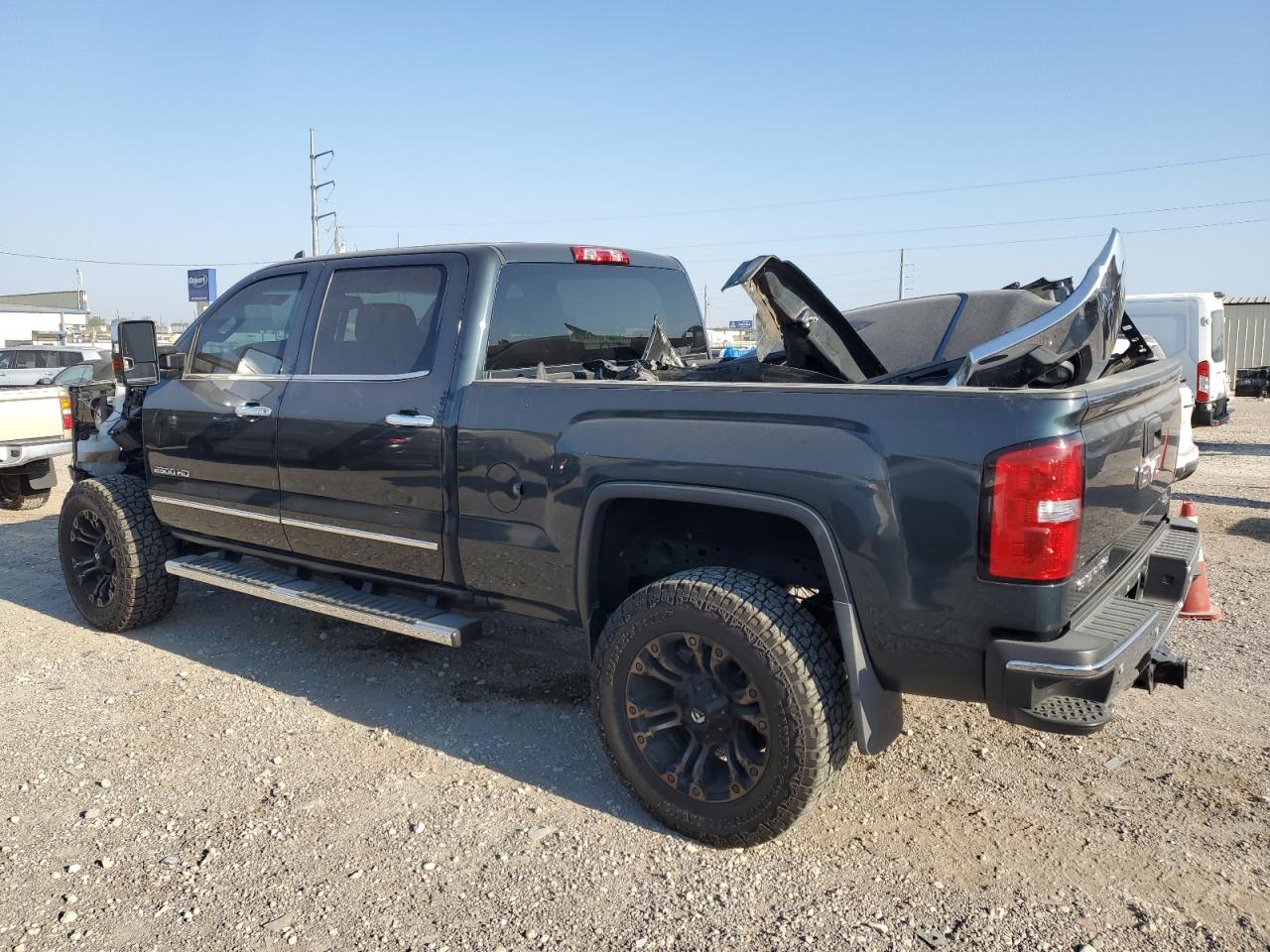 2018 GMC Sierra - Image 2
