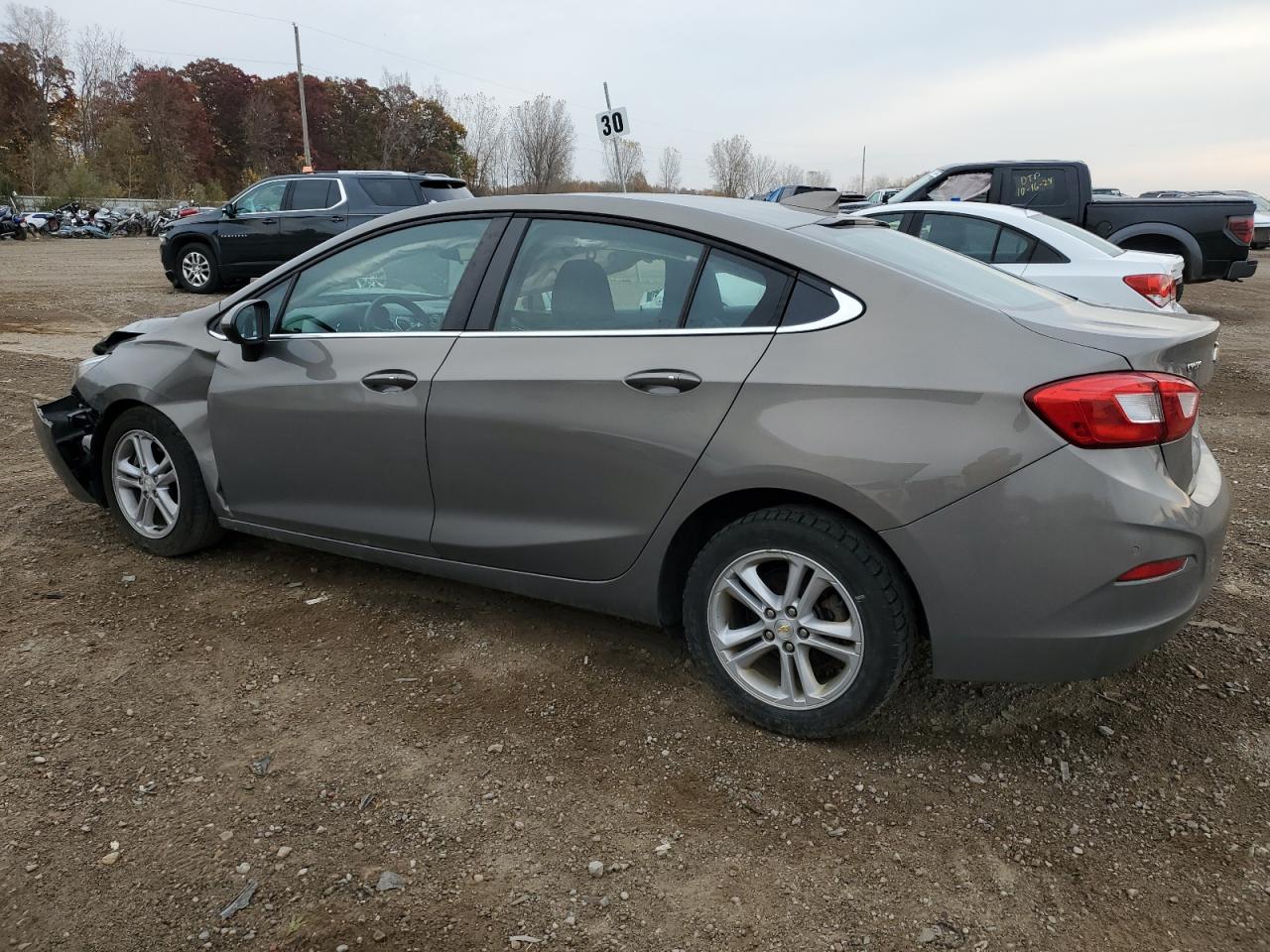 2018 Chevrolet Cruze - Image 2