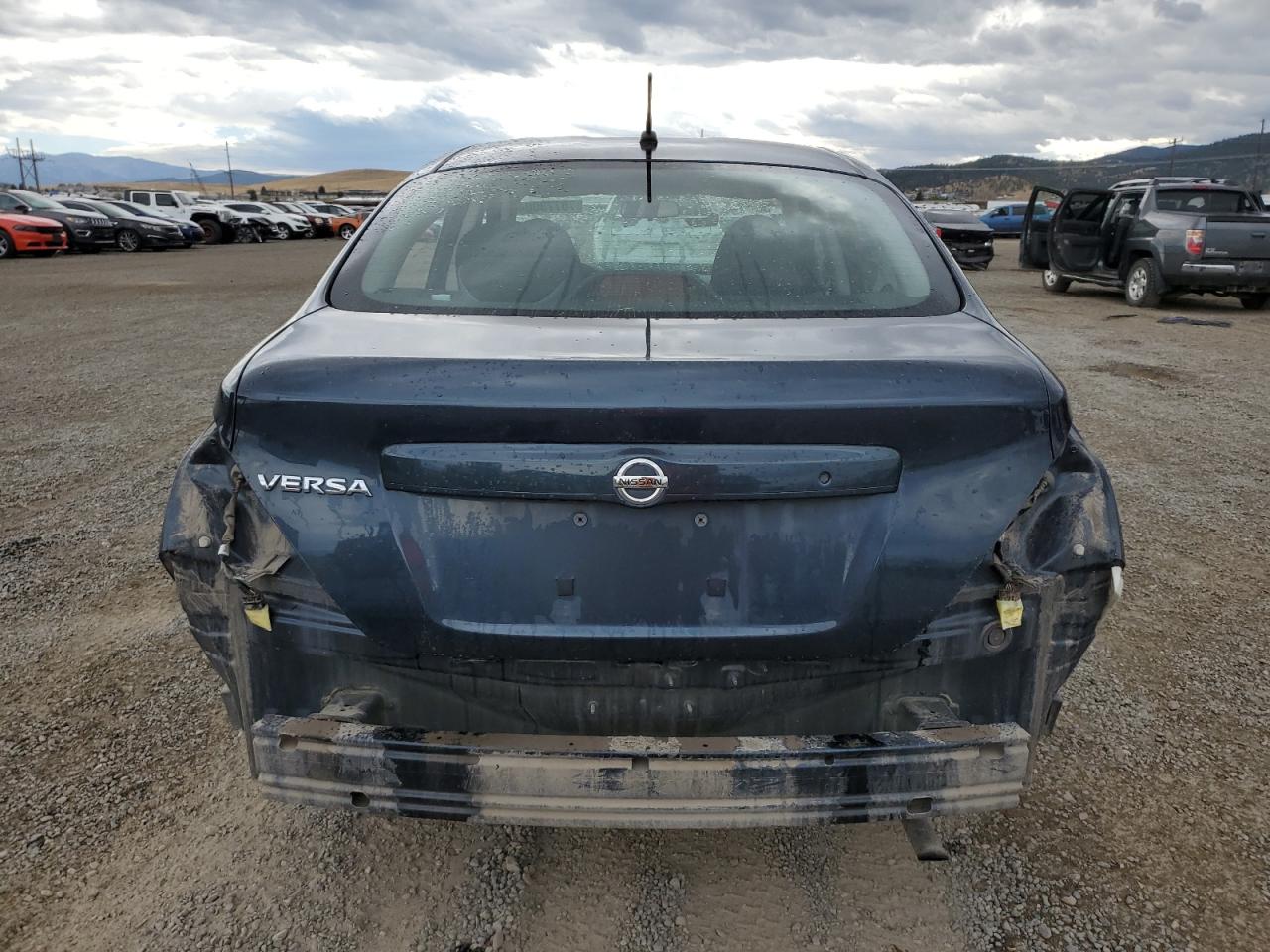 2017 Nissan Versa S VIN: 3N1CN7AP0HL829364 Lot: 76773004