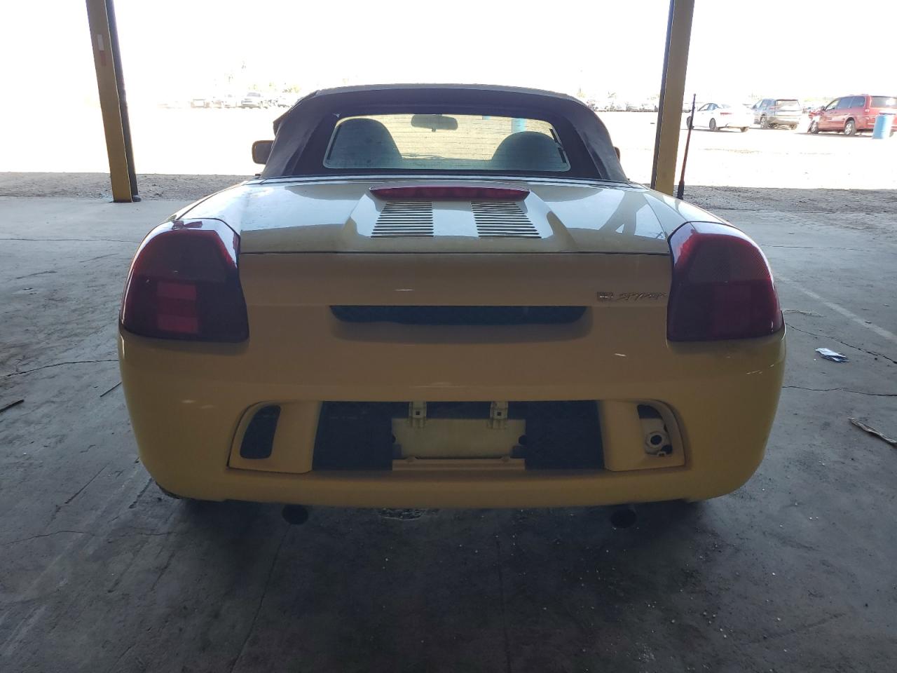 JTDFR320310024714 2001 Toyota Mr2 Spyder