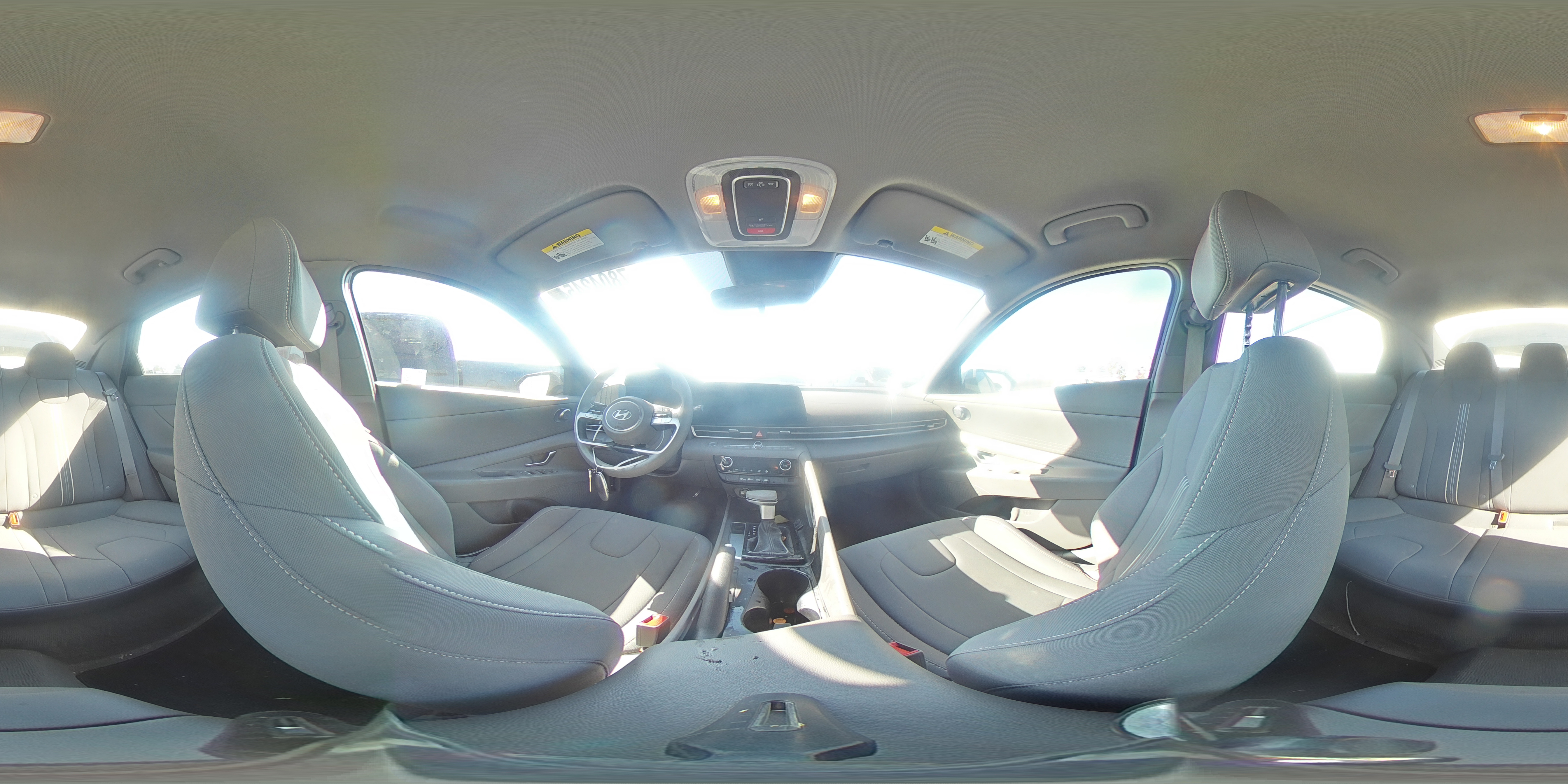 2024 Hyundai Elantra - Image 12