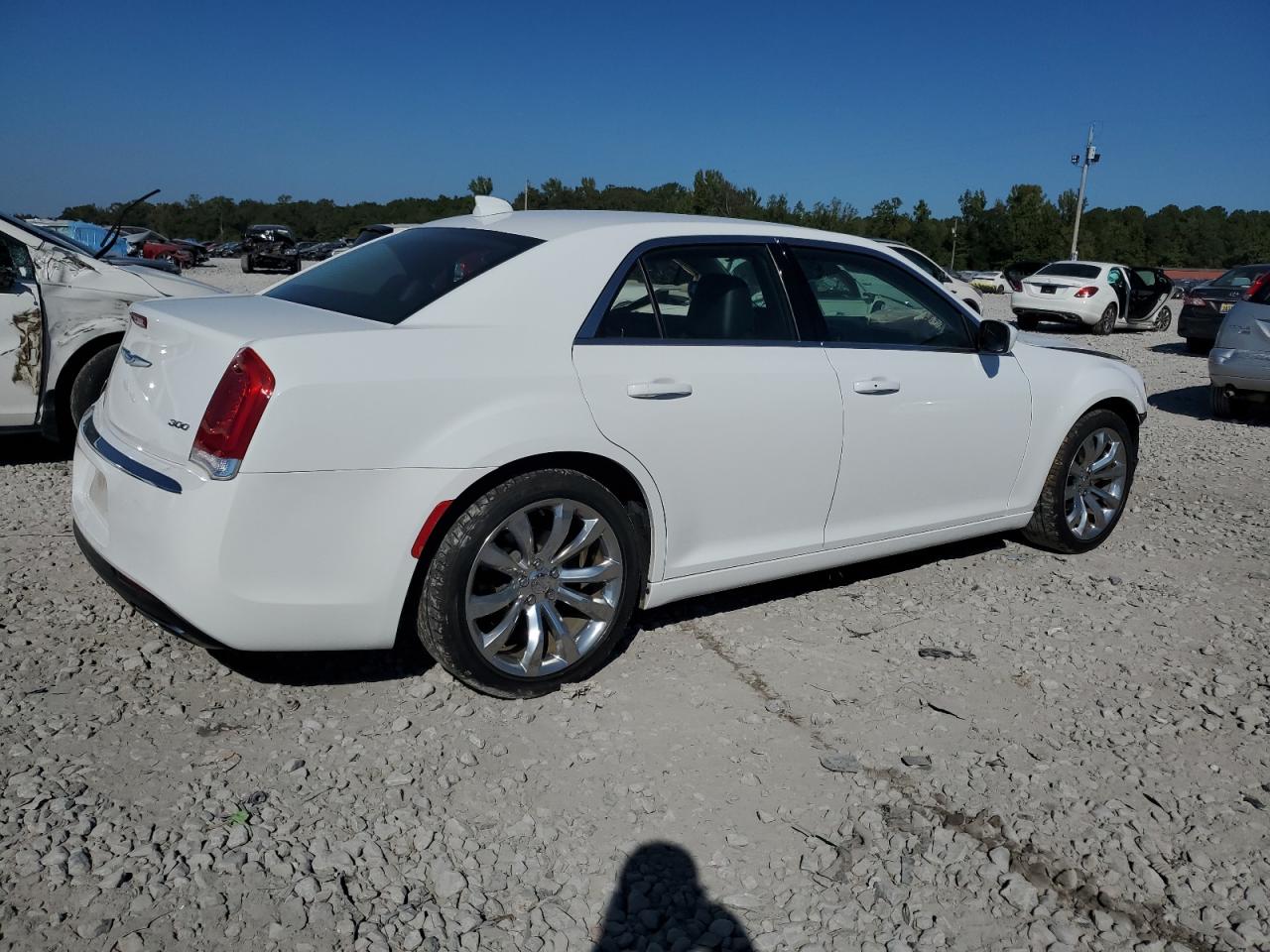 2C3CCAAG2KH755935 2019 Chrysler 300 Touring