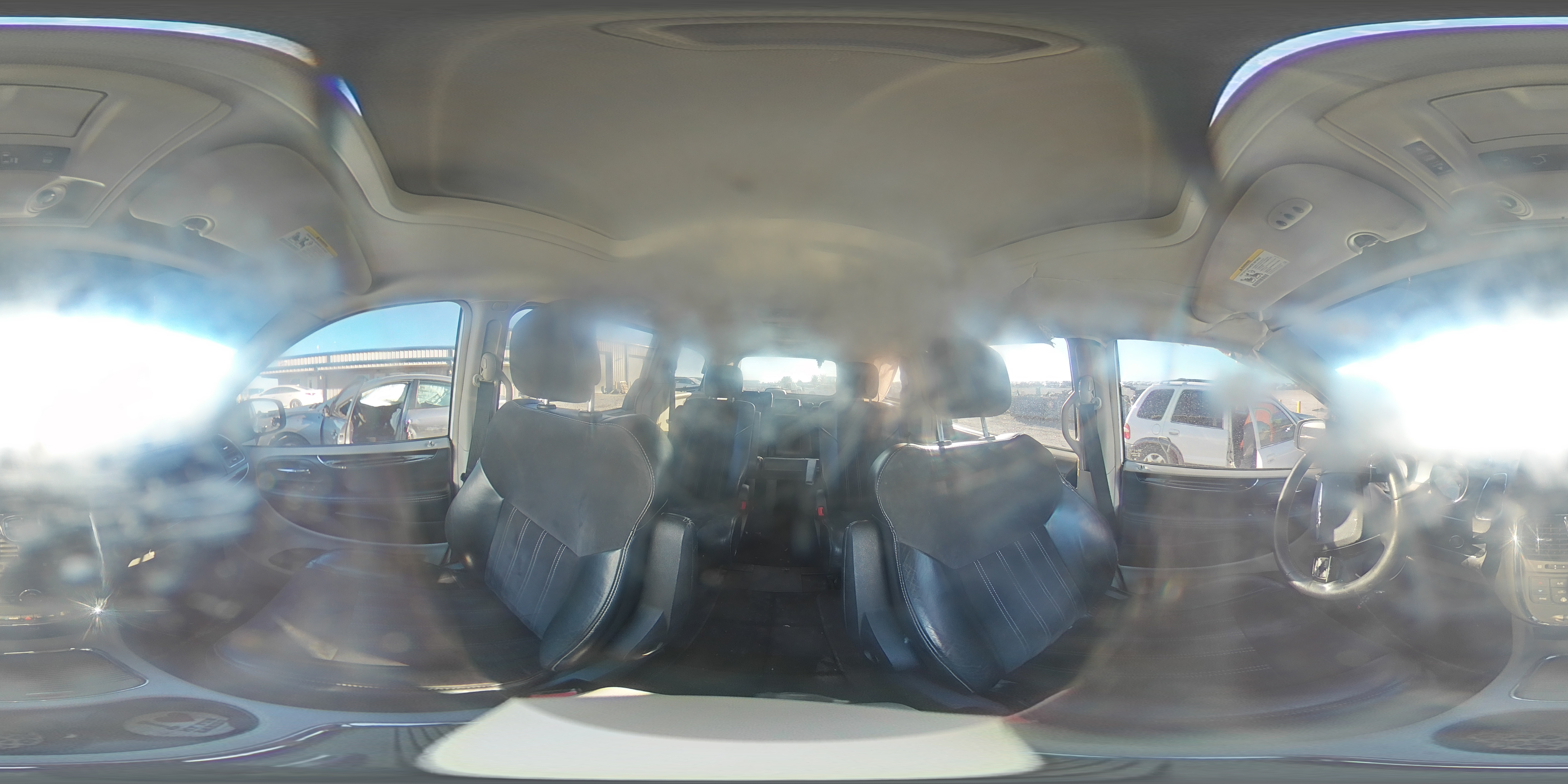 2014 Chrysler Town & Country - Image 14
