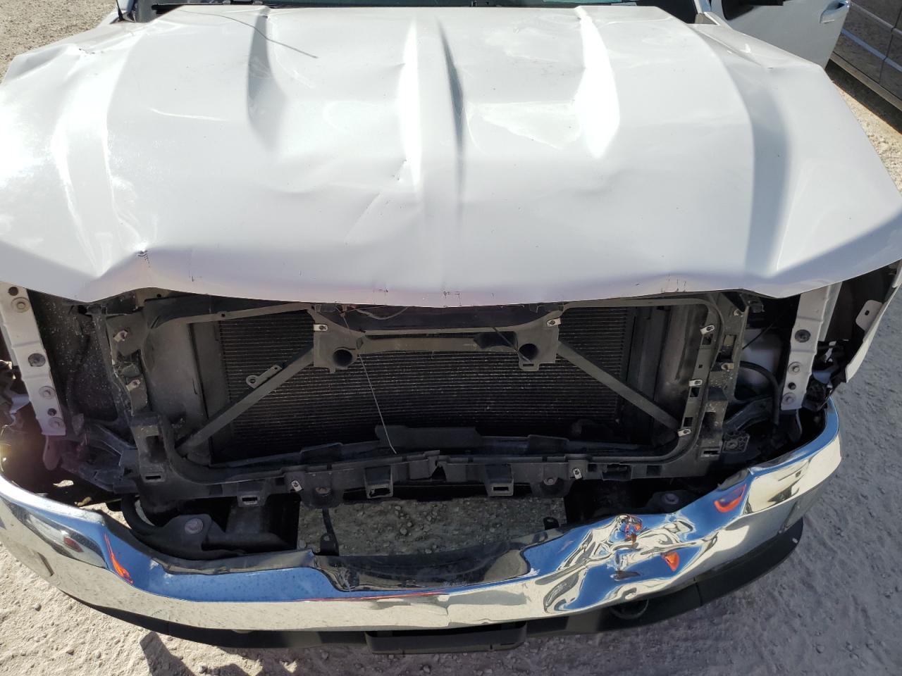 2018 Chevrolet Silverado - Image 11