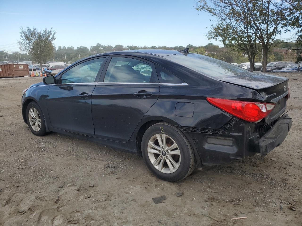 2012 Hyundai Sonata - Image 2