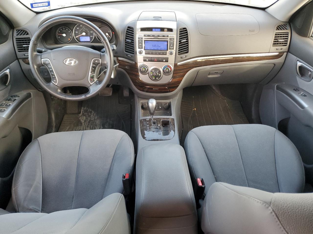 2012 Hyundai Santa Fe - Image 8
