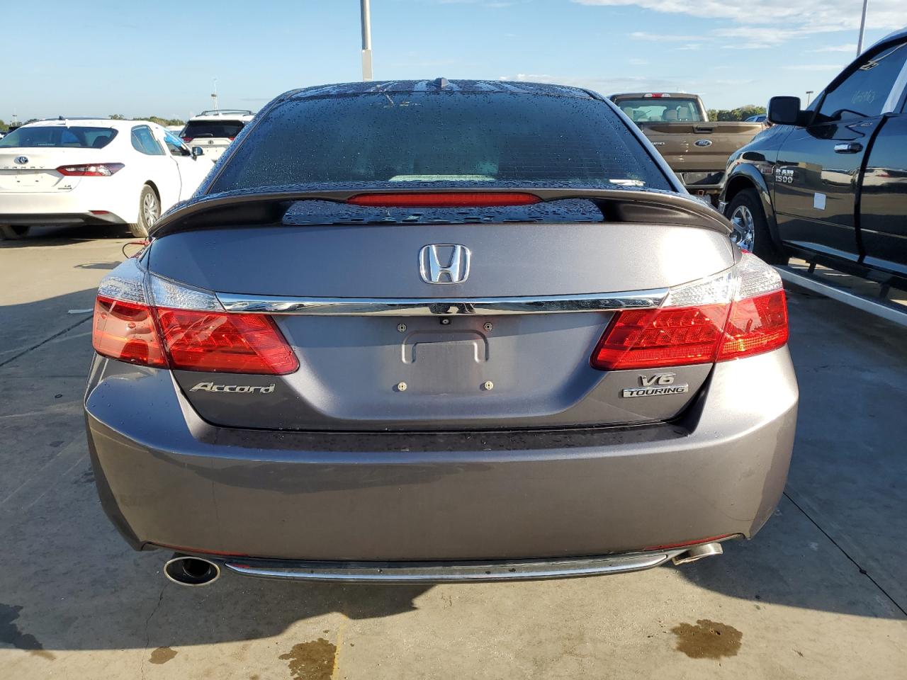 1HGCR3F96EA031864 2014 Honda Accord Touring