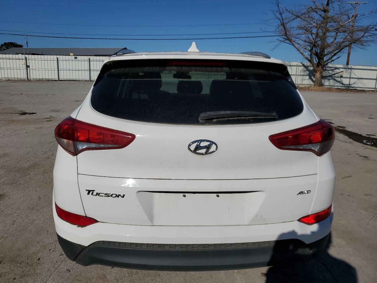 KM8J3CA43JU639896 2018 Hyundai Tucson Sel