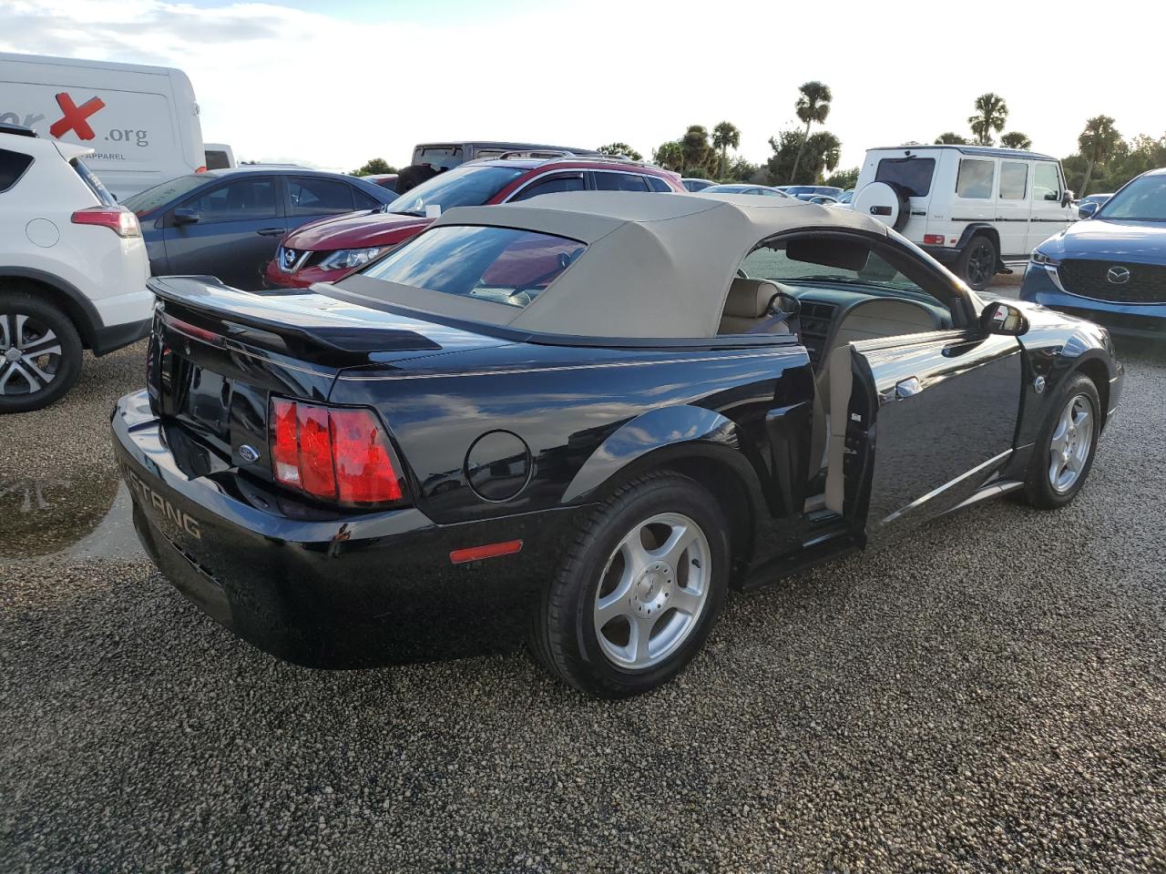 2004 Ford Mustang - Image 3