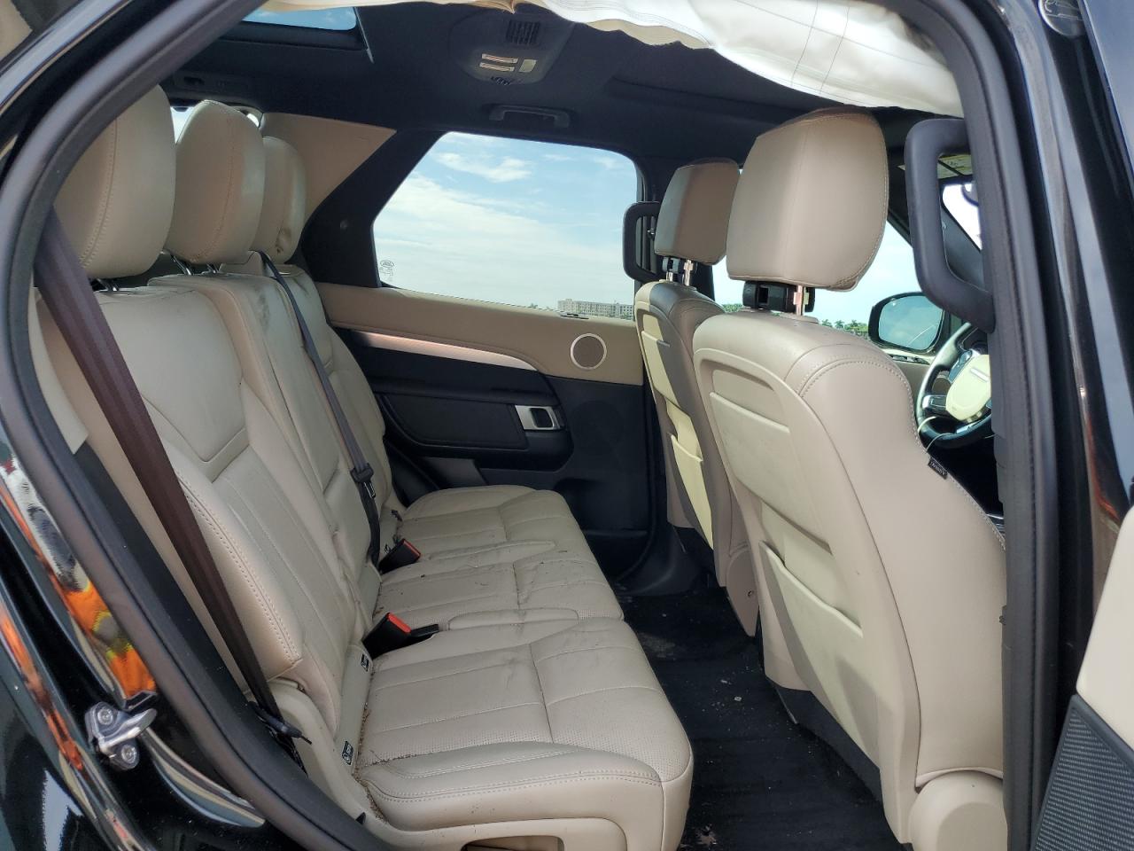 2020 Land Rover Discovery - Image 12