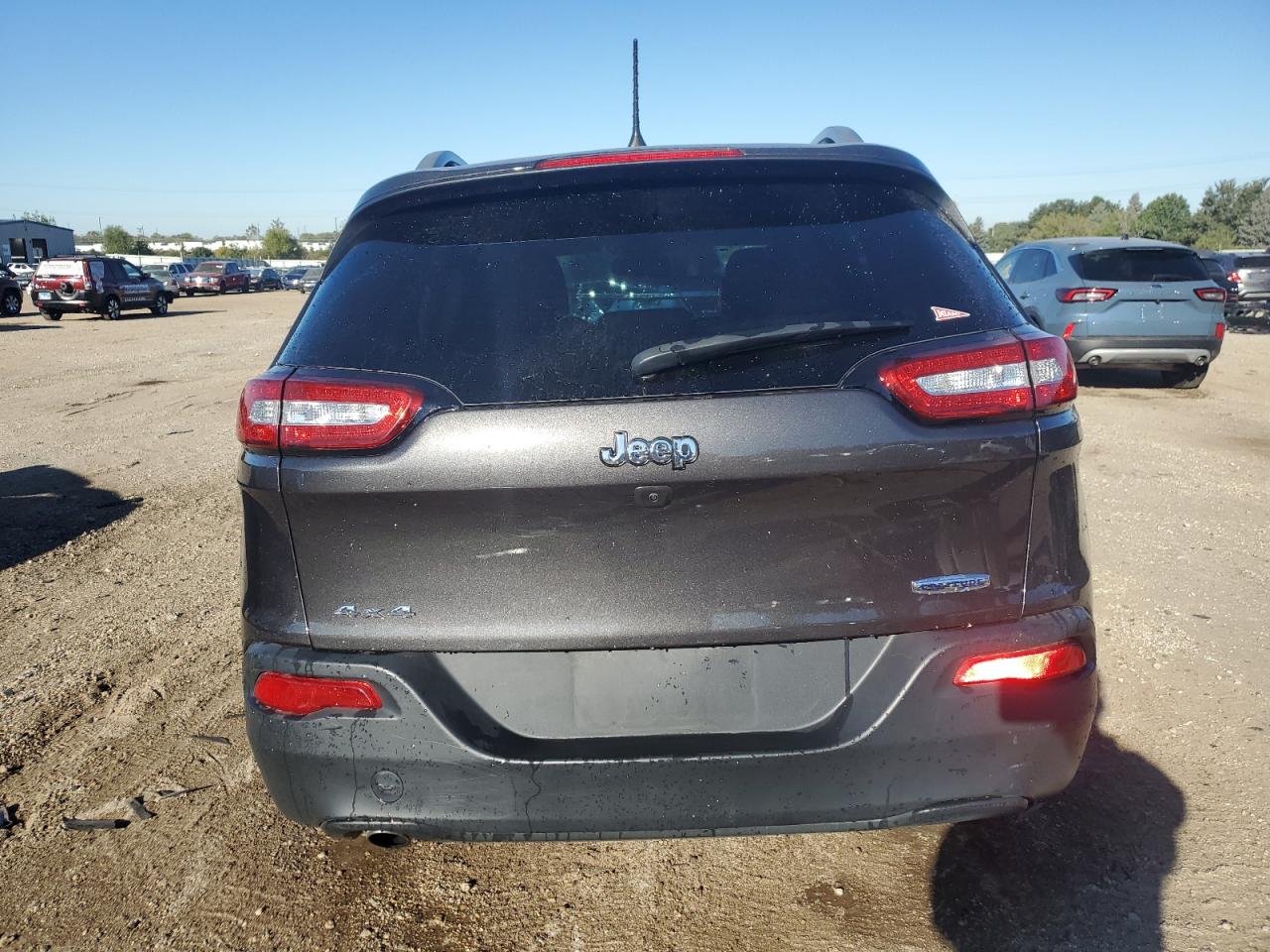 1C4PJMCB7HW537764 2017 Jeep Cherokee Latitude