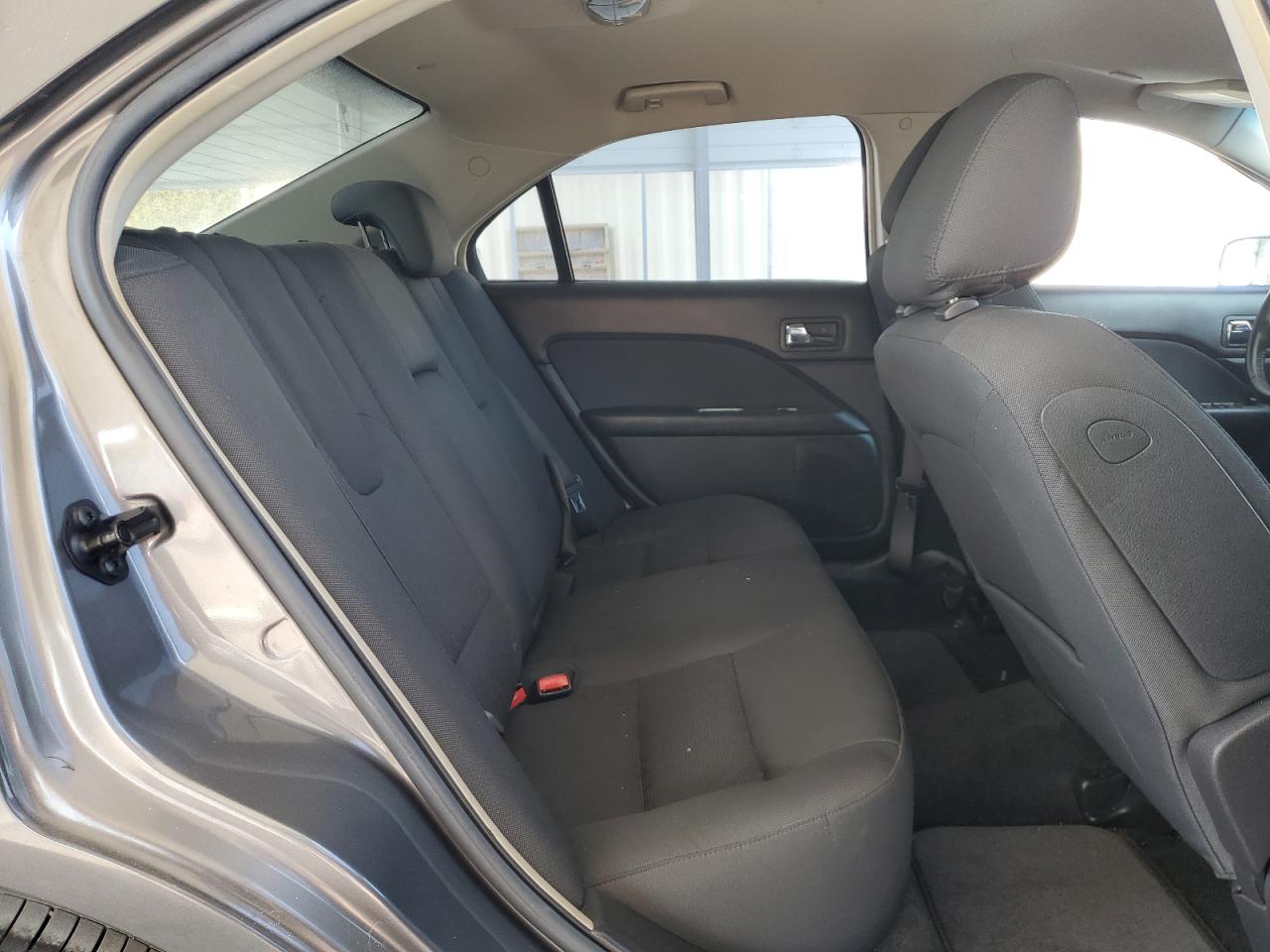 2010 Ford Fusion - Image 10