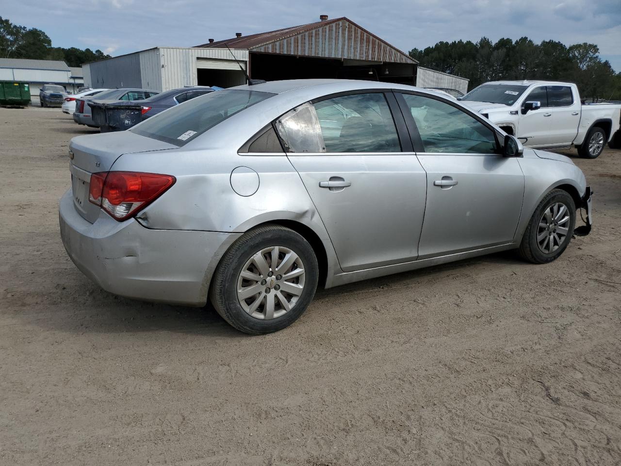 2011 Chevrolet Cruze - Image 3