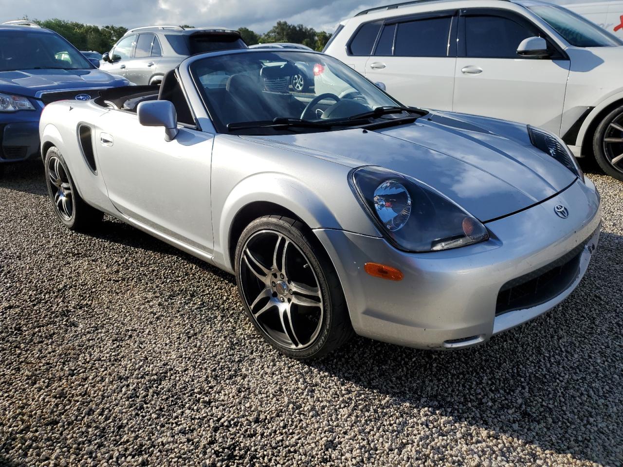 2001 Toyota MR2 - Image 4