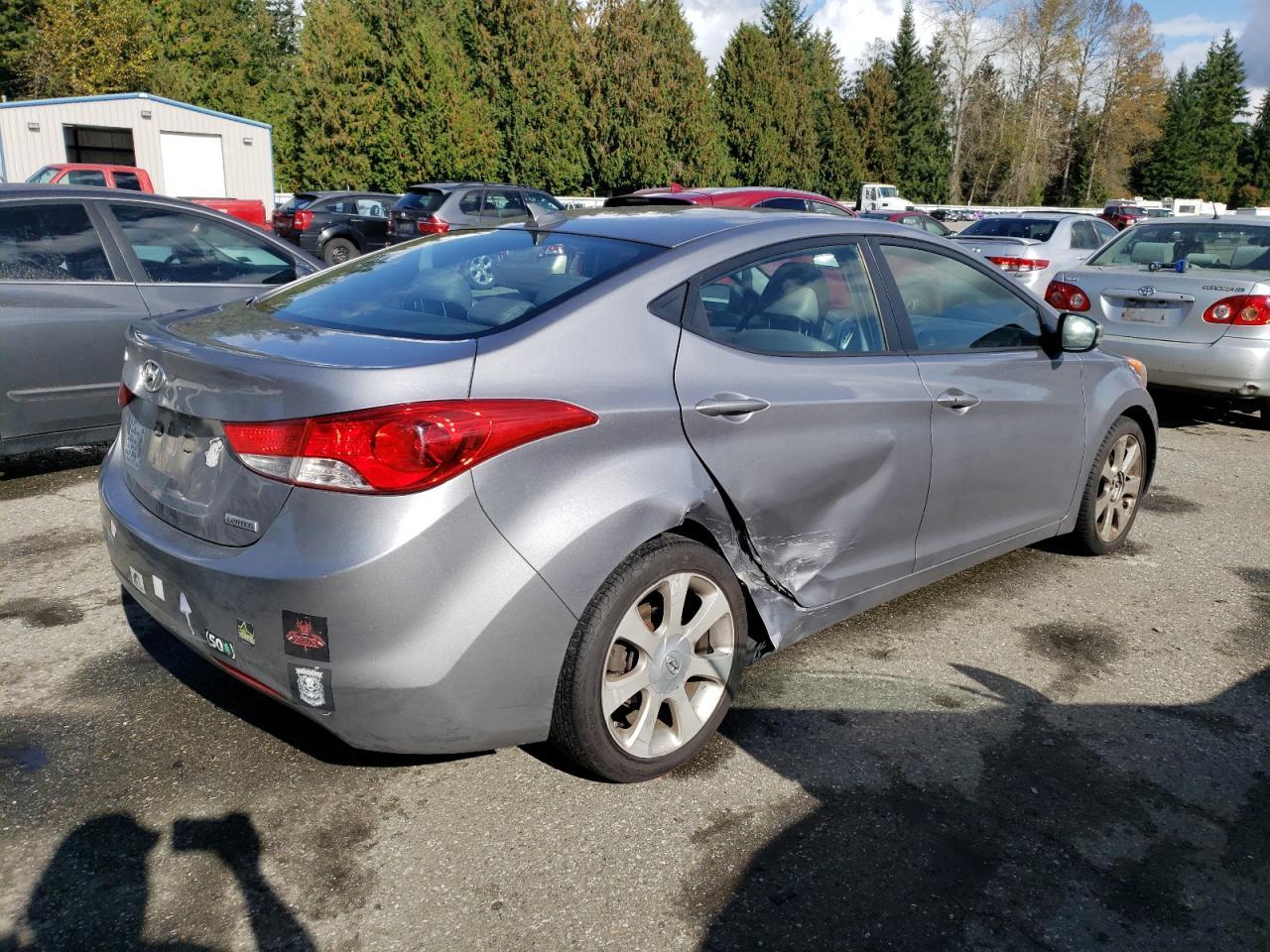 VIN KMHDH4AE9DU563375 2013 HYUNDAI ELANTRA no.3