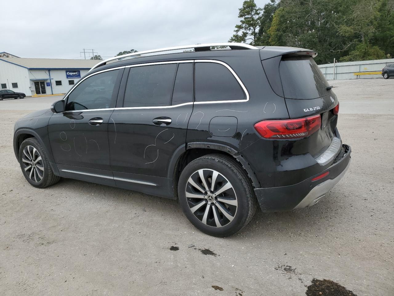 2022 Mercedes-Benz GLB - Image 2
