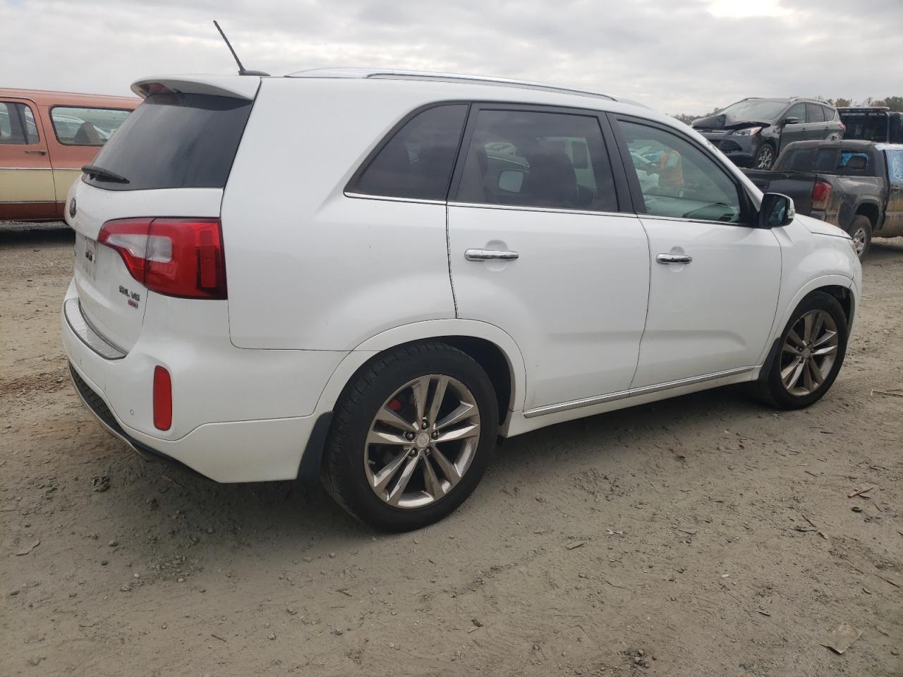 2014 Kia Sorento - Image 3