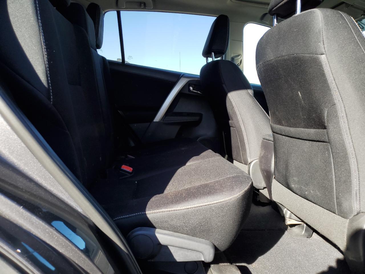 2015 Toyota RAV 4 - Image 10