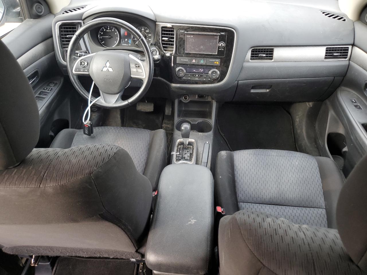 JA4AZ3A37EZ002345 2014 Mitsubishi Outlander Se