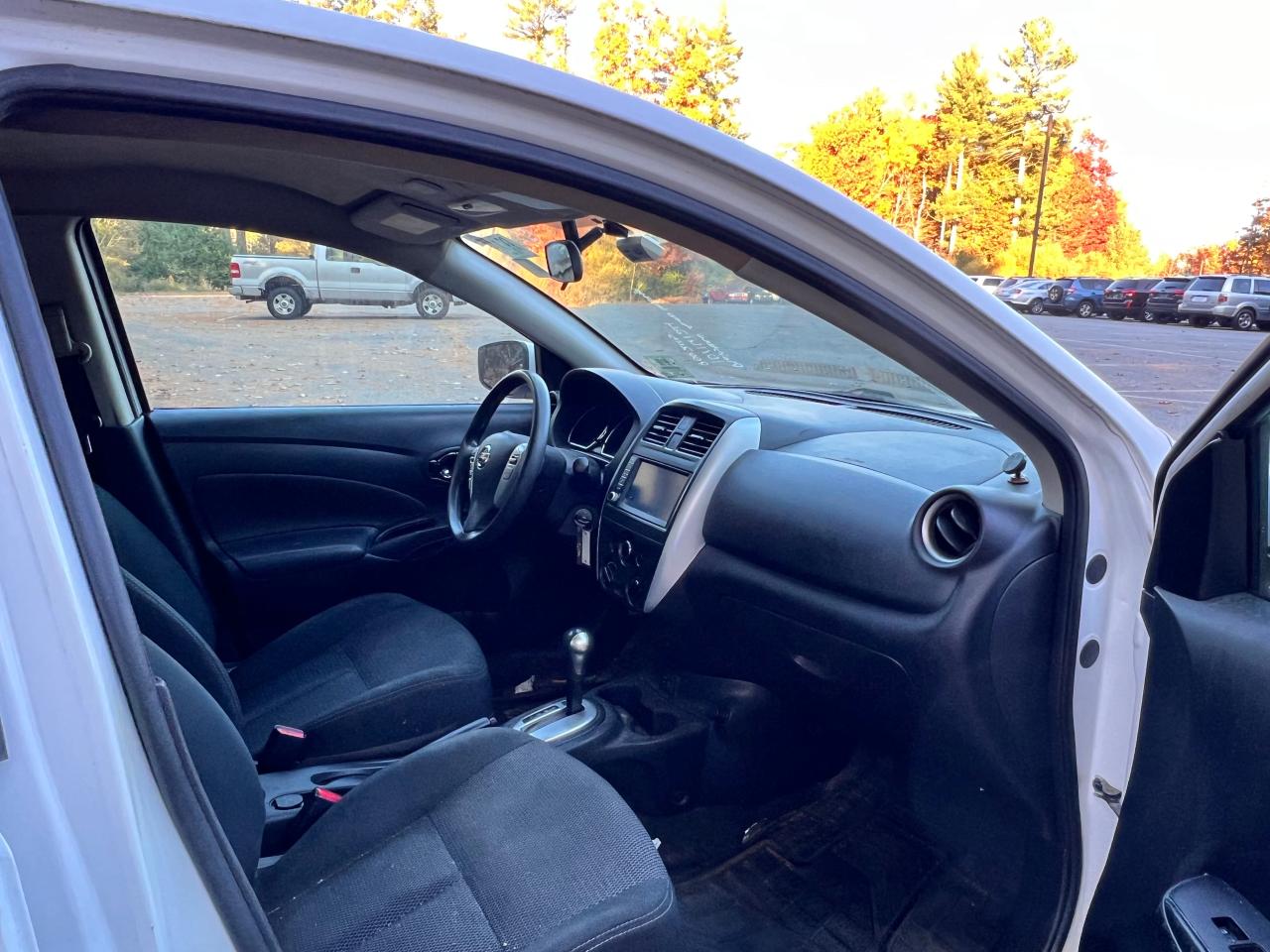 2019 Nissan Versa - Image 5
