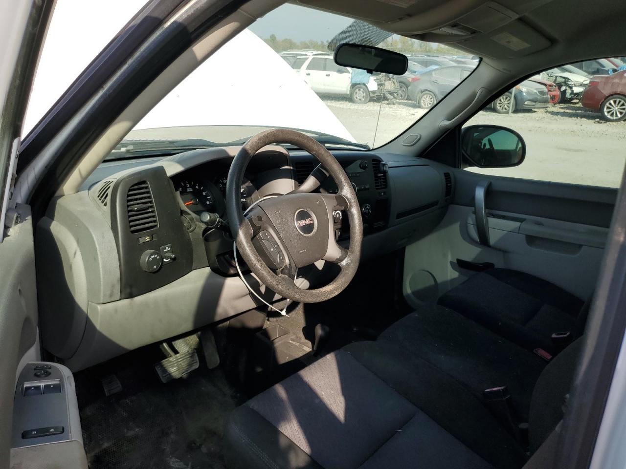 2013 GMC Sierra - Image 8