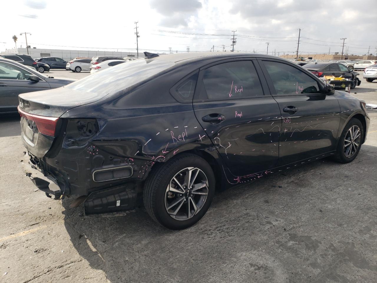 2023 Kia Forte - Image 3