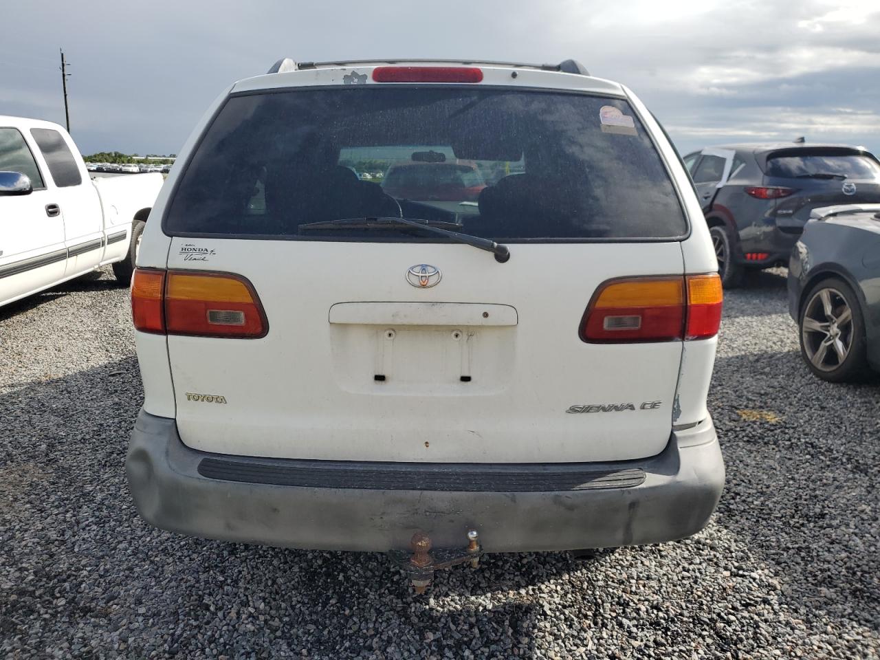 2000 Toyota Sienna Ce VIN: 4T3GF19C0YU294779 Lot: 74715024