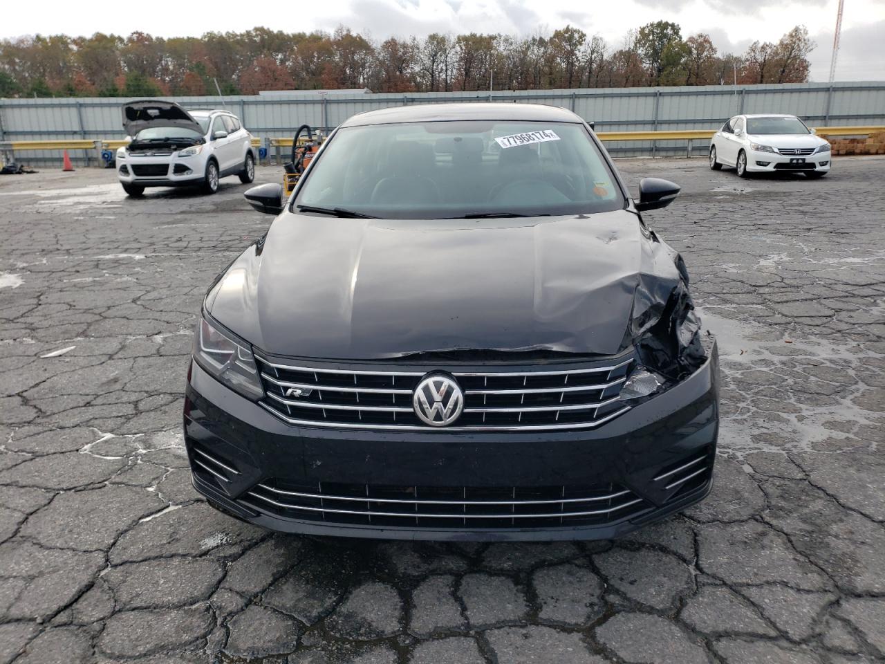 2017 Volkswagen Passat - Image 5
