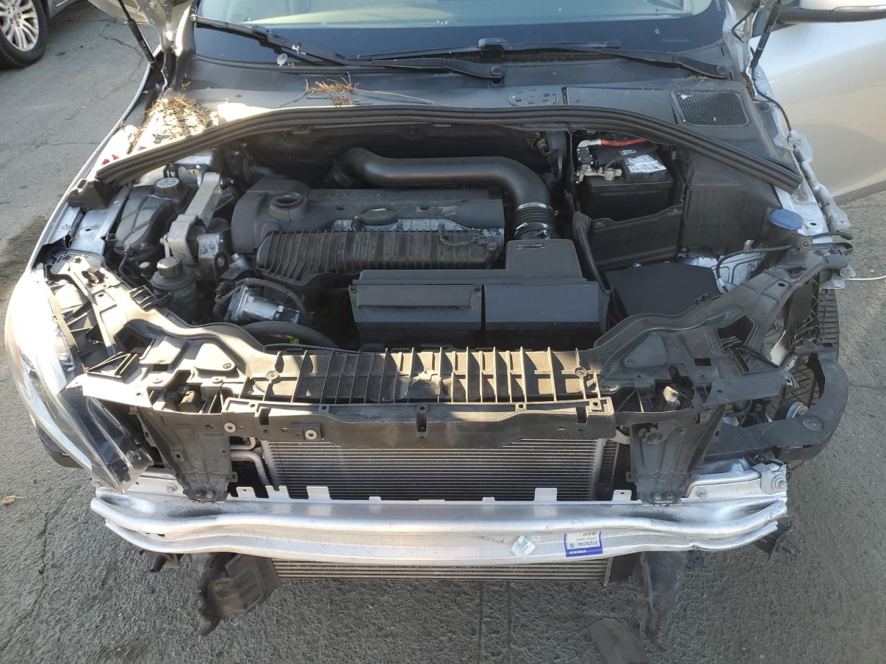 2015 Volvo V60 - Image 11